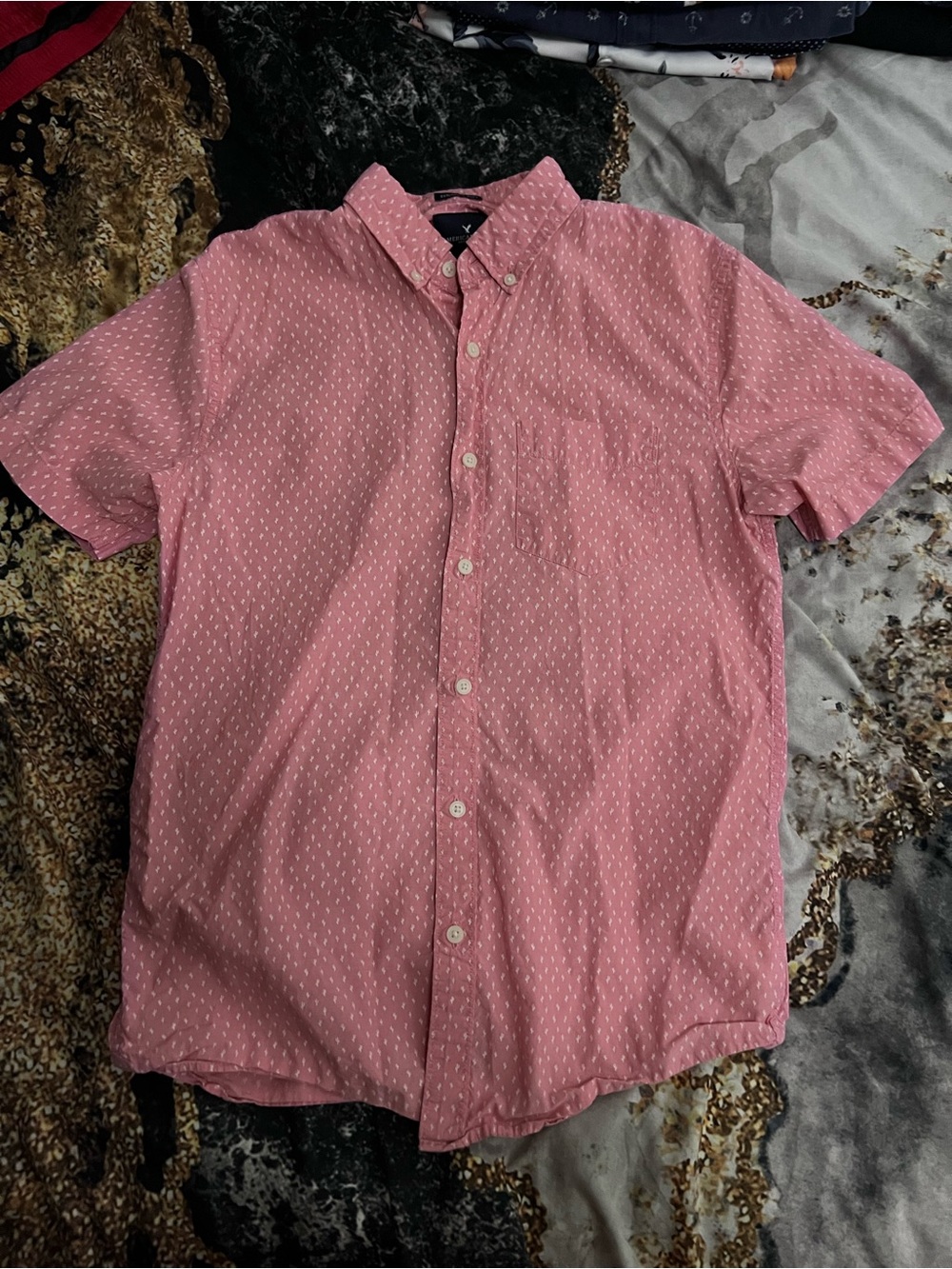 Men's Pink Short-Sleeve Button-Down Shirt